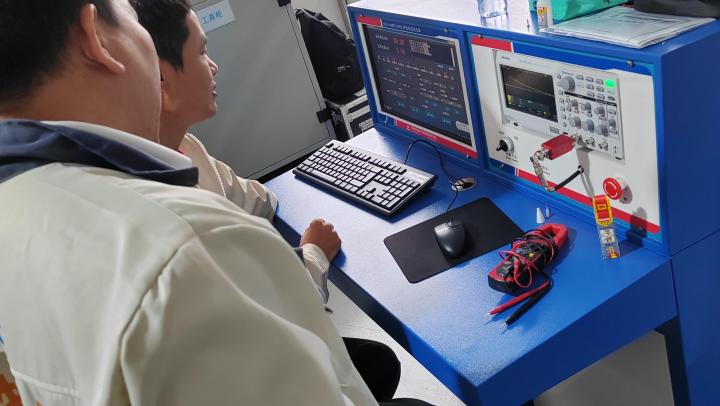 沖擊電壓發(fā)生器